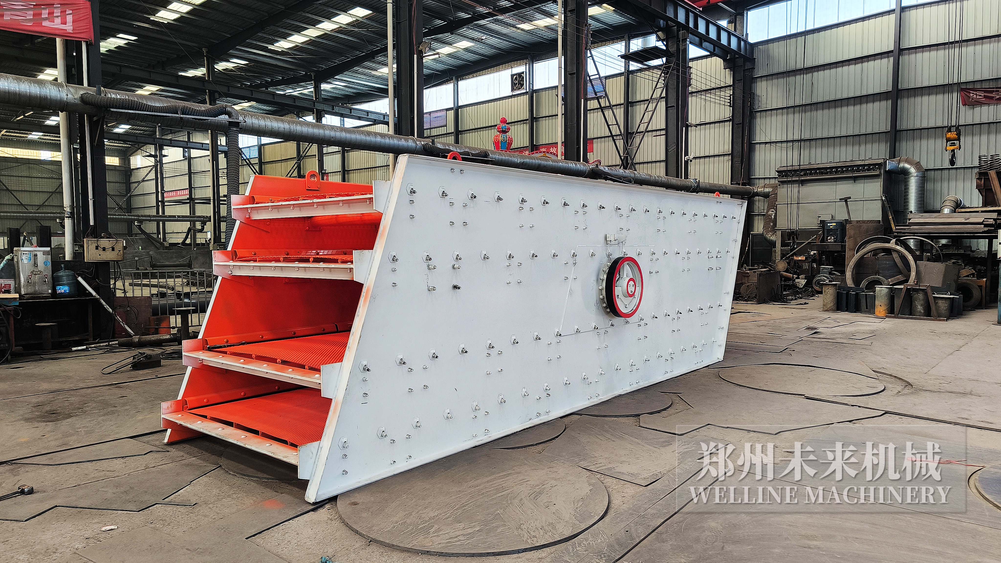 5月9日2470振動篩+1000型錘破發(fā)貨